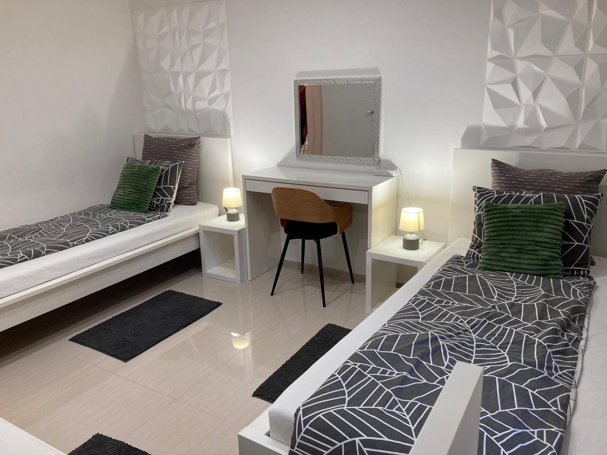 קארלובץ Apartman Sonas With Free Private Parking מראה חיצוני תמונה