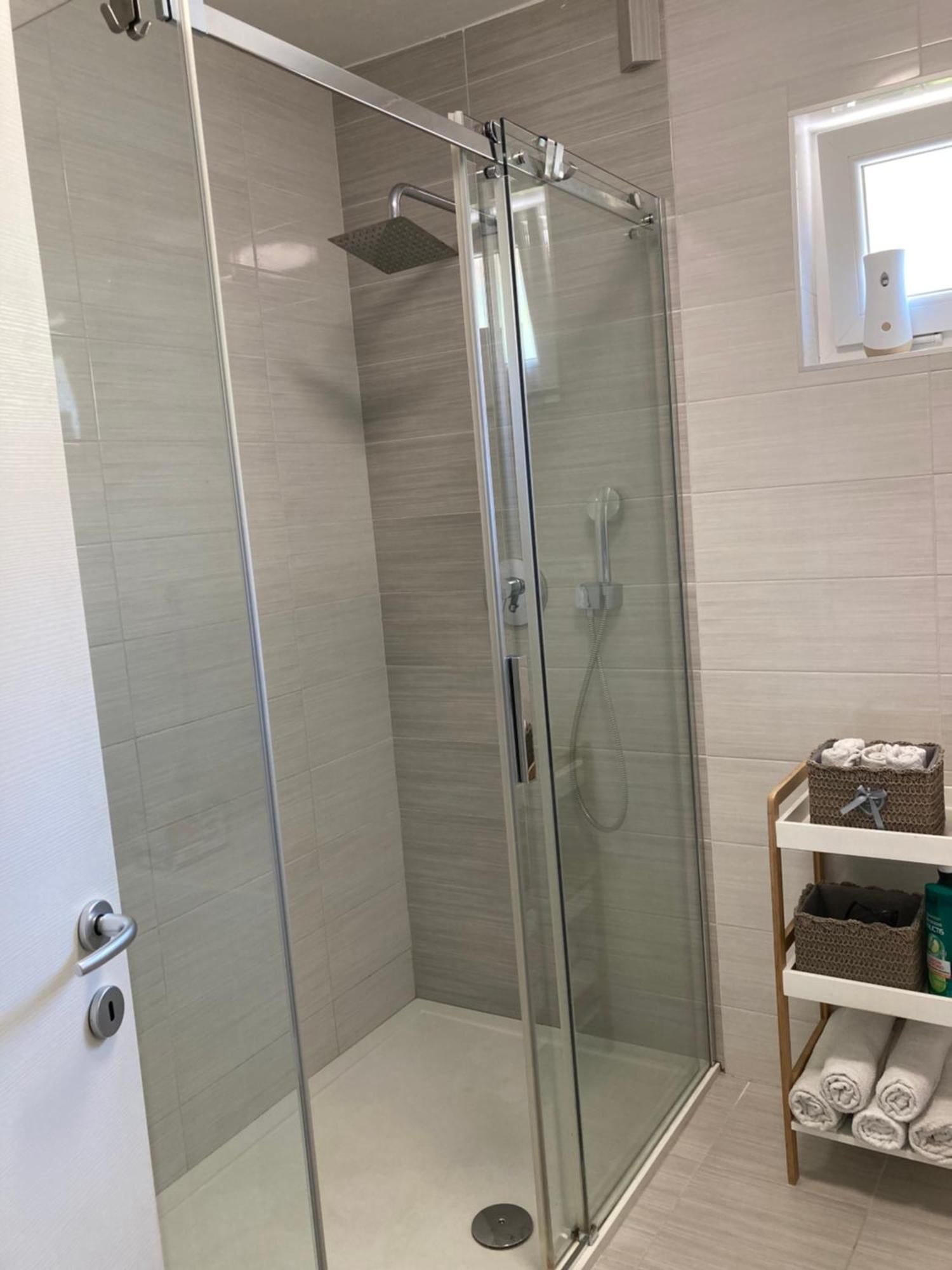 קארלובץ Apartman Sonas With Free Private Parking מראה חיצוני תמונה